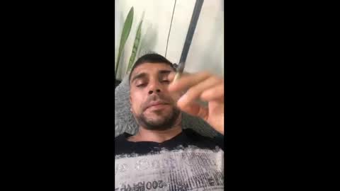 Snapshot of allanbarreto chatting on May 9, 6:35 pm Allan online show from May 9, 6:35 pm