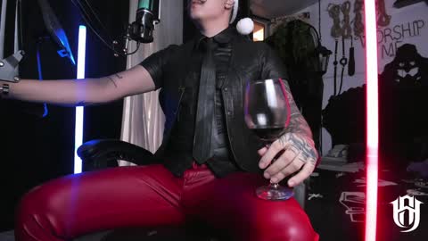   online show from December 24, 3:37 pm