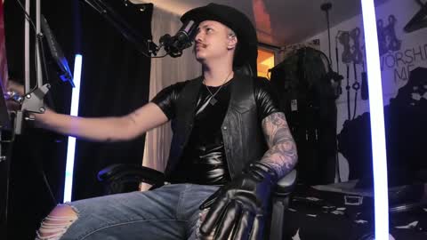   online show from December 27, 3:59 pm