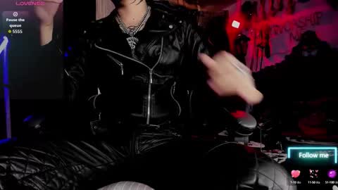   online show from September 30, 3:06 pm