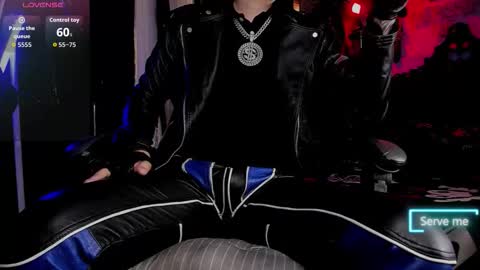   online show from November 25, 5:46 pm