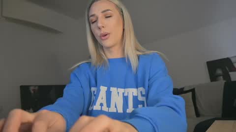 A day u didnt smile is a lost day online show from January 28, 7:22 am