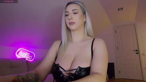 Snapshot of allayah chatting on March 3, 4:40 am A day u didnt smile is a lost day online show from March 3, 4:40 am