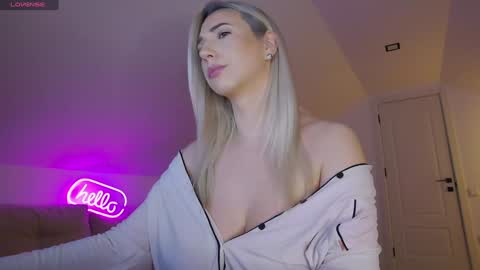 Snapshot of allayah chatting on March 6, 5:20 pm A day u didnt smile is a lost day online show from March 6, 5:20 pm