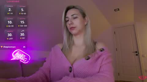 Snapshot of allayah chatting on April 9, 8:09 am A day u didnt smile is a lost day online show from April 9, 8:09 am