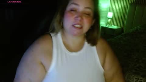 Snapshot of allegra_ferragamo chatting on February 26, 8:54 pm Ale online show from February 26, 8:54 pm