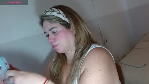 Snapshot of allegra_ferragamo chatting on September 12, 6:52 pm Ale online show from September 12, 6:52 pm
