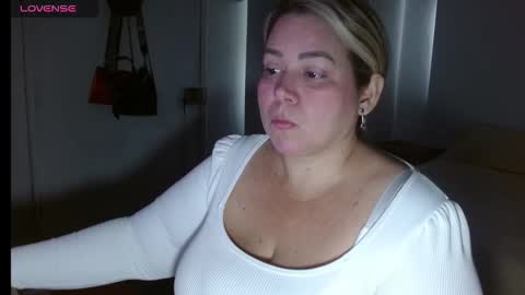 Snapshot of allegra_ferragamo chatting on October 9, 7:34 pm Ale online show from October 9, 7:34 pm