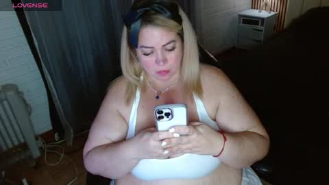 Snapshot of allegra_ferragamo chatting on March 29, 2:00 am Ale online show from March 29, 2:00 am