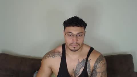 Snapshot of allen_ferrer10 chatting on March 29, 10:54 pm allen_ferrer10 online show from March 29, 10:54 pm