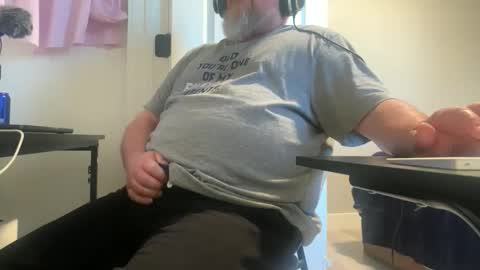 Allergictolove online show from March 29, 1:05 am