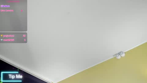 alli_aster online show from May 27, 1:57 am