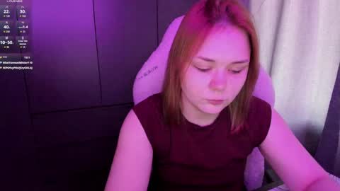 Snapshot of alli_zi chatting on June 5, 6:52 am Blair online show from June 5, 6:52 am