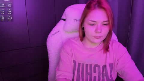 Snapshot of alli_zi chatting on June 23, 6:39 pm Blair online show from June 23, 6:39 pm