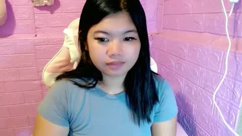 Snapshot of allianahpetit chatting on January 9, 2:53 pm allianahpetit online show from January 9, 2:53 pm