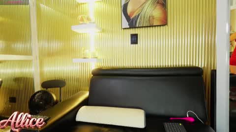 Allice online show from January 10, 7:15 pm