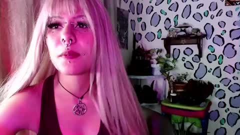 Snapshot of allice_rousse_ chatting on September 14, 2:33 am allice_rousse_ online show from September 14, 2:33 am