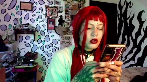 Snapshot of allice_rousse_ chatting on October 5, 10:07 pm allice_rousse_ online show from October 5, 10:07 pm
