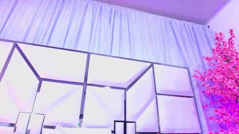 Allicia online show from April 12, 12:32 pm