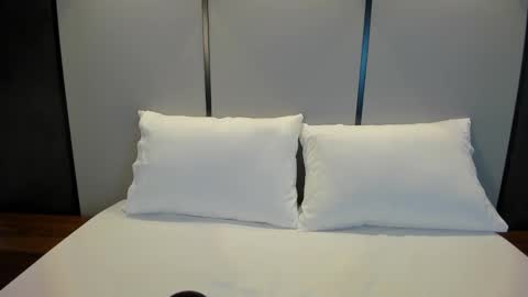 A L L I E online show from September 12, 2:33 am