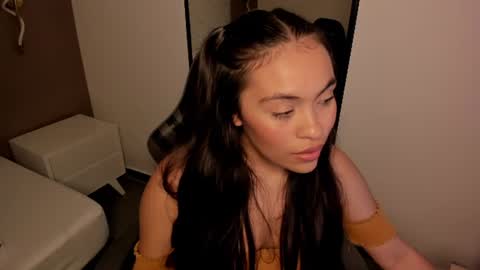 Snapshot of allie_bruce chatting on July 9, 7:51 pm A L L I E online show from July 9, 7:51 pm