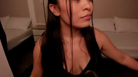 Snapshot of allie_bruce chatting on July 16, 8:04 pm A L L I E online show from July 16, 8:04 pm