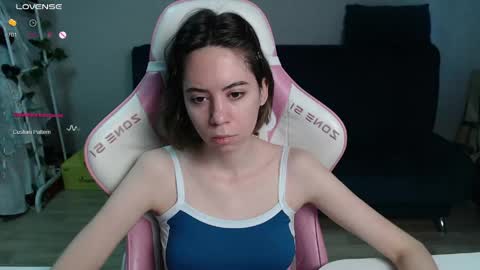 Snapshot of allie_hazie chatting on April 23, 12:12 am alice online show from April 23, 12:12 am