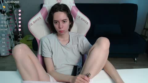 Snapshot of allie_hazie chatting on April 24, 12:13 am alice online show from April 24, 12:13 am