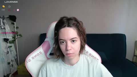 Snapshot of allie_hazie chatting on May 1, 11:42 pm alice online show from May 1, 11:42 pm