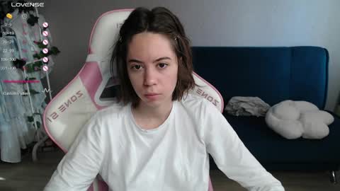 Snapshot of allie_hazie chatting on June 2, 12:12 am alice online show from June 2, 12:12 am