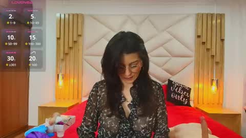Snapshot of allie_pearl chatting on October 7, 12:02 pm Aliie online show from October 7, 12:02 pm