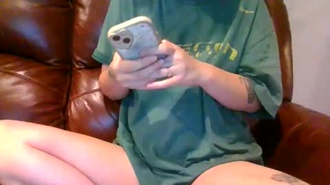 alliebearx online show from November 7, 4:40 pm