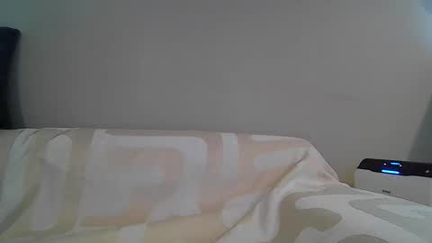 alliebearx online show from April 7, 6:08 pm