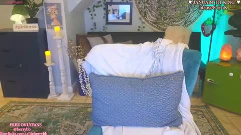 Snapshot of allieberrybb chatting on January 6, 10:24 am bb online show from January 6, 10:24 am