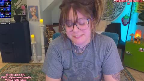 Snapshot of allieberrybb chatting on February 7, 6:35 am bb online show from February 7, 6:35 am