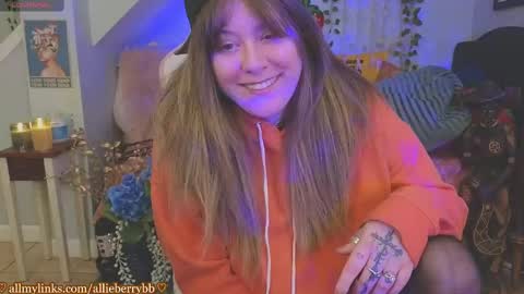 Snapshot of allieberrybb chatting on October 11, 2:11 am bb online show from October 11, 2:11 am