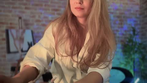 Allie online show from December 17, 6:24 am