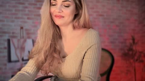 Allie online show from December 19, 6:12 am