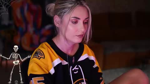 Allie online show from October 23, 11:20 am