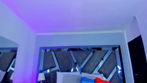 Snapshot of allijadid chatting on March 3, 10:17 am    online show from March 3, 10:17 am