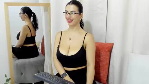    online show from November 4, 7:13 pm