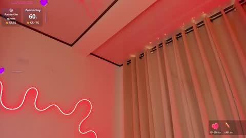 Snapshot of allison_alahia chatting on January 18, 1:04 pm Allison online show from January 18, 1:04 pm