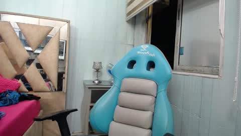 Snapshot of allison_baby20 chatting on February 23, 1:25 am Allison online show from February 23, 1:25 am