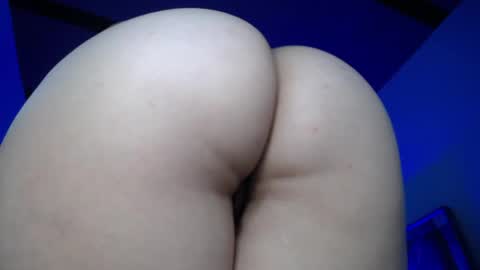 allison_pervert07 online show from April 12, 6:46 pm