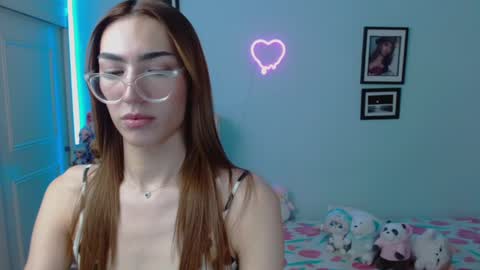 Snapshot of allisonblossom chatting on January 26, 9:40 am   online show from January 26, 9:40 am