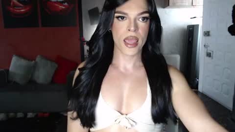 Allison Victoria online show from June 14, 2:30 pm