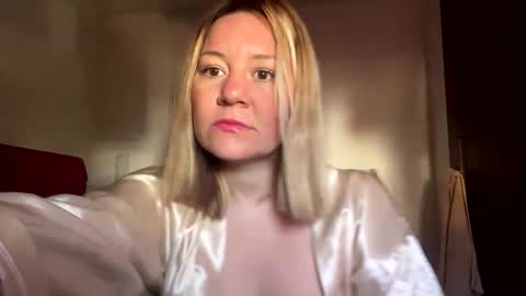 allisonlove2 online show from May 19, 6:03 pm