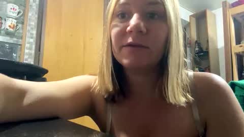 allisonlove2 online show from May 21, 5:58 am