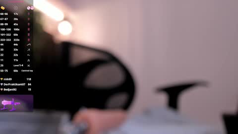 Snapshot of allisonroberts_ chatting on January 19, 4:57 pm Alli online show from January 19, 4:57 pm