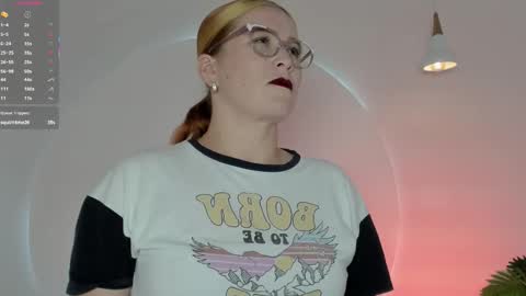 Snapshot of allisonroberts_ chatting on October 28, 11:03 am Alli online show from October 28, 11:03 am